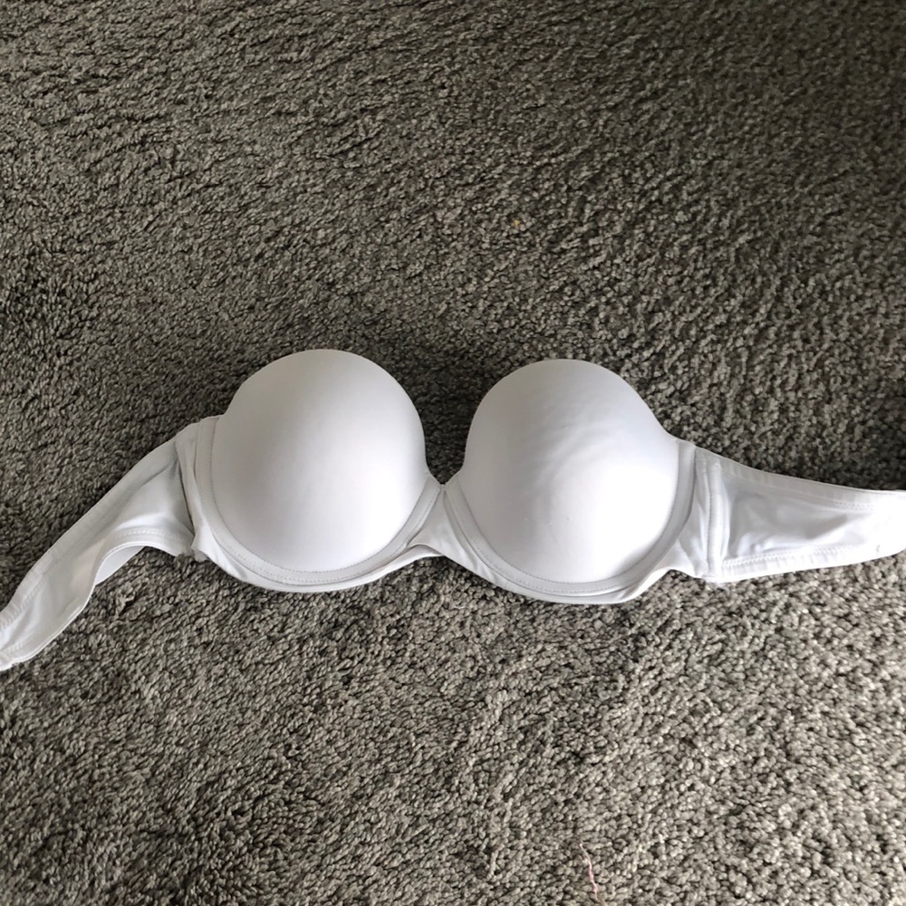 White strapless bra